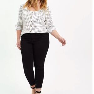 Like New Torrid White & Black Polka-dot Button-up 3/4 Puff Sleeve Blouse